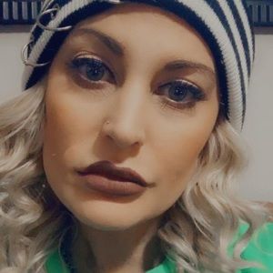 Meet your Posher, Agatha